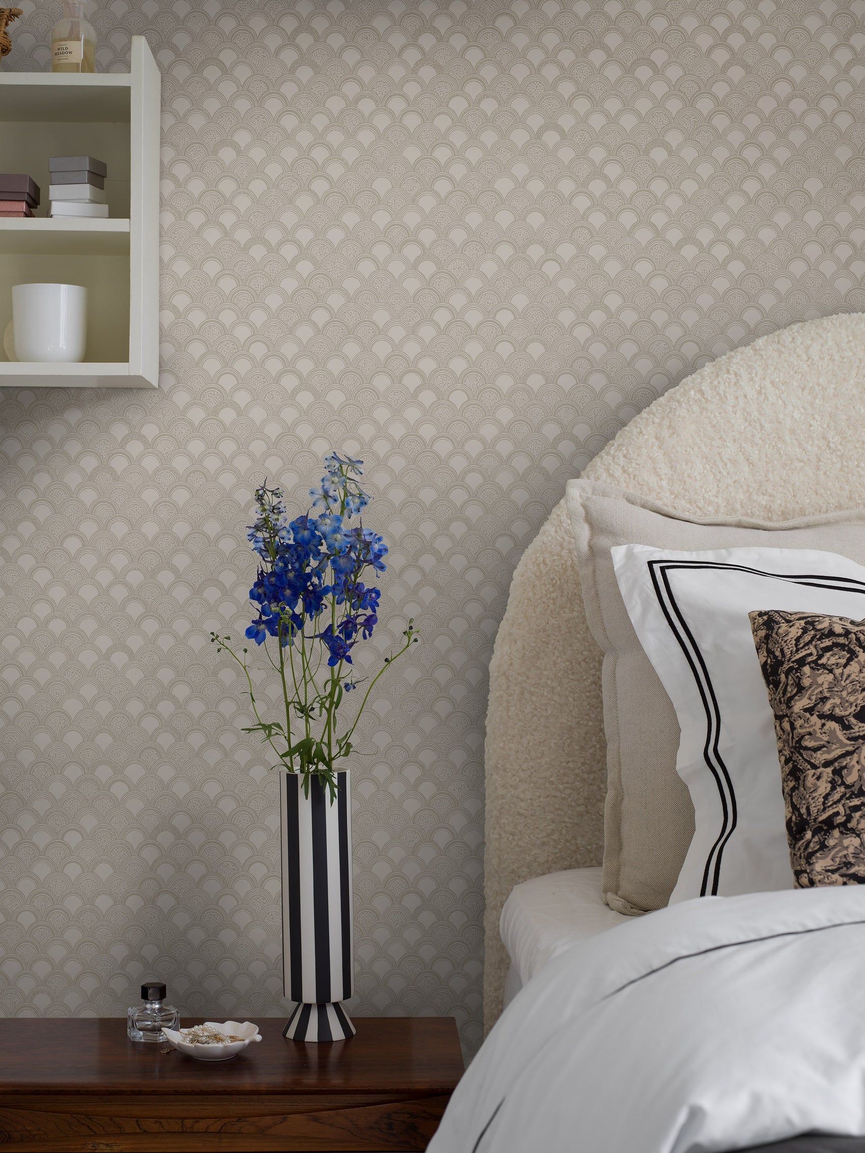 Beige Art Deco - BS21-0155 - Image2 - Swedish Grace - 5521